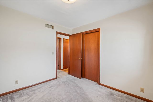 126 Broadmoor Circle, Ames, IA 50010