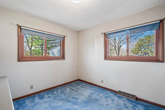 126 Broadmoor Circle, Ames, IA 50010