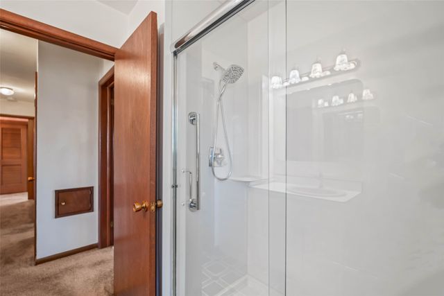 126 Broadmoor Circle, Ames, IA 50010