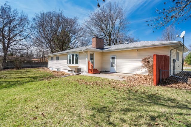 126 Broadmoor Circle, Ames, IA 50010