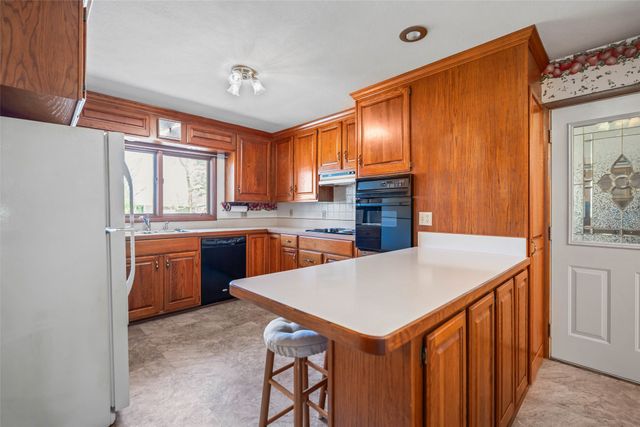 126 Broadmoor Circle, Ames, IA 50010