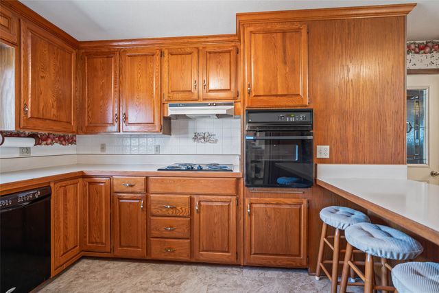 126 Broadmoor Circle, Ames, IA 50010