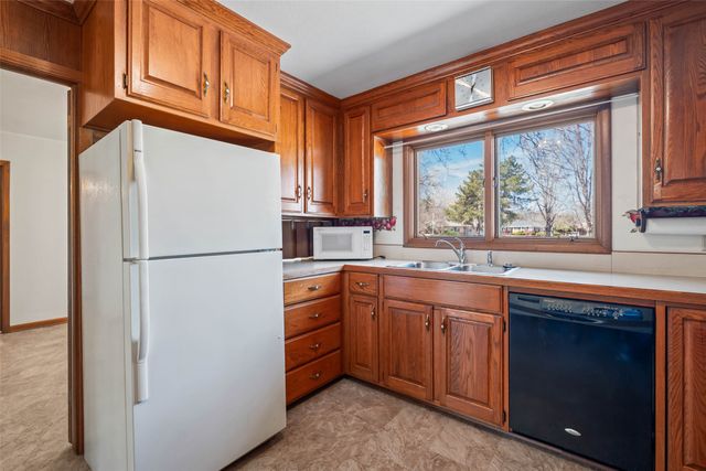 126 Broadmoor Circle, Ames, IA 50010