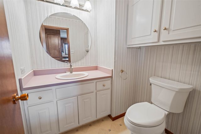 126 Broadmoor Circle, Ames, IA 50010