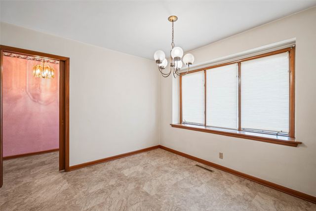 126 Broadmoor Circle, Ames, IA 50010