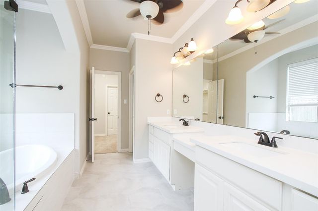 35 Winhall Place, The Woodlands, TX 77354