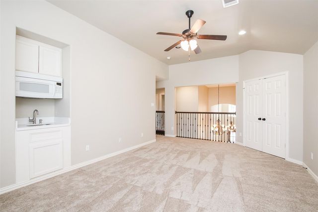 35 Winhall Place, The Woodlands, TX 77354