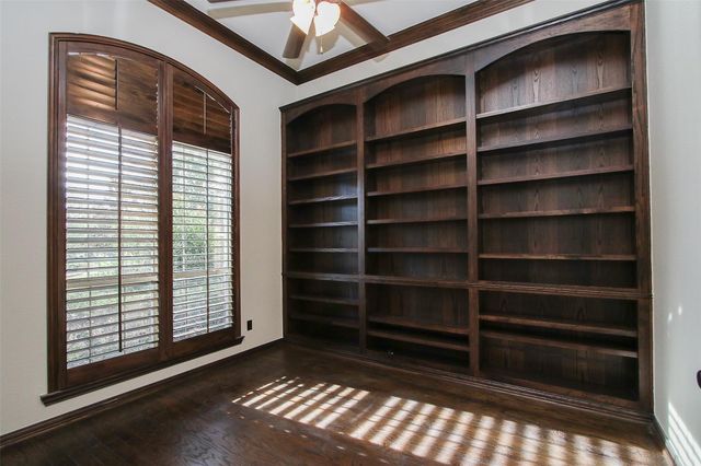 35 Winhall Place, The Woodlands, TX 77354