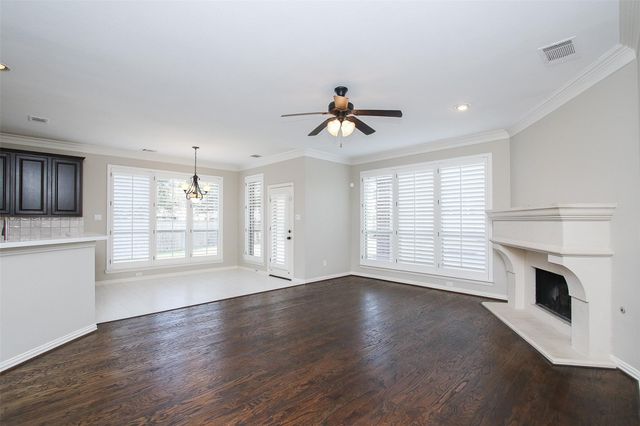 35 Winhall Place, The Woodlands, TX 77354