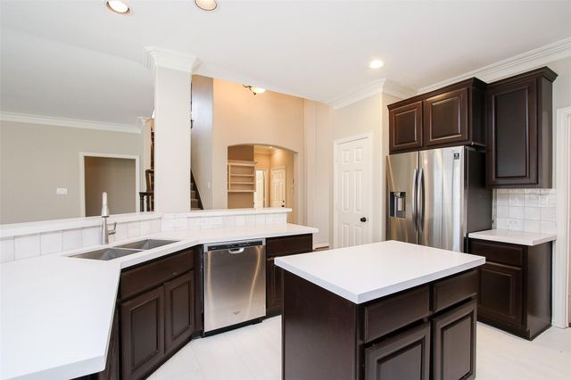 35 Winhall Place, The Woodlands, TX 77354