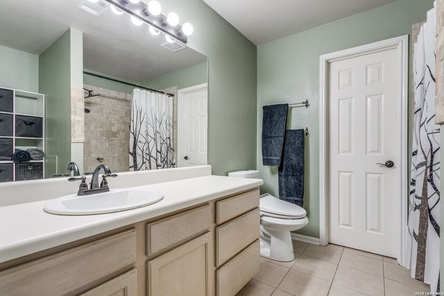 8903 Oakwood Ct, San Antonio, TX 78240