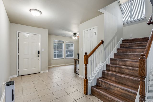 8903 Oakwood Ct, San Antonio, TX 78240