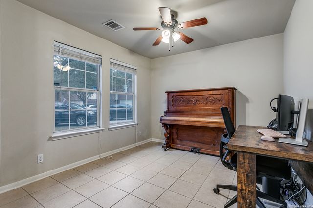 8903 Oakwood Ct, San Antonio, TX 78240