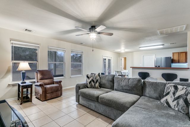 8903 Oakwood Ct, San Antonio, TX 78240