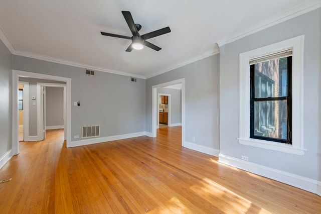 2054 W Arthur Avenue 2E, Chicago, IL 60645
