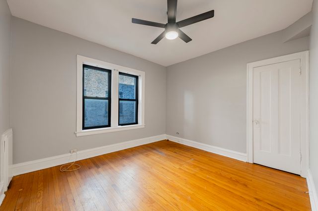 2054 W Arthur Avenue 2E, Chicago, IL 60645