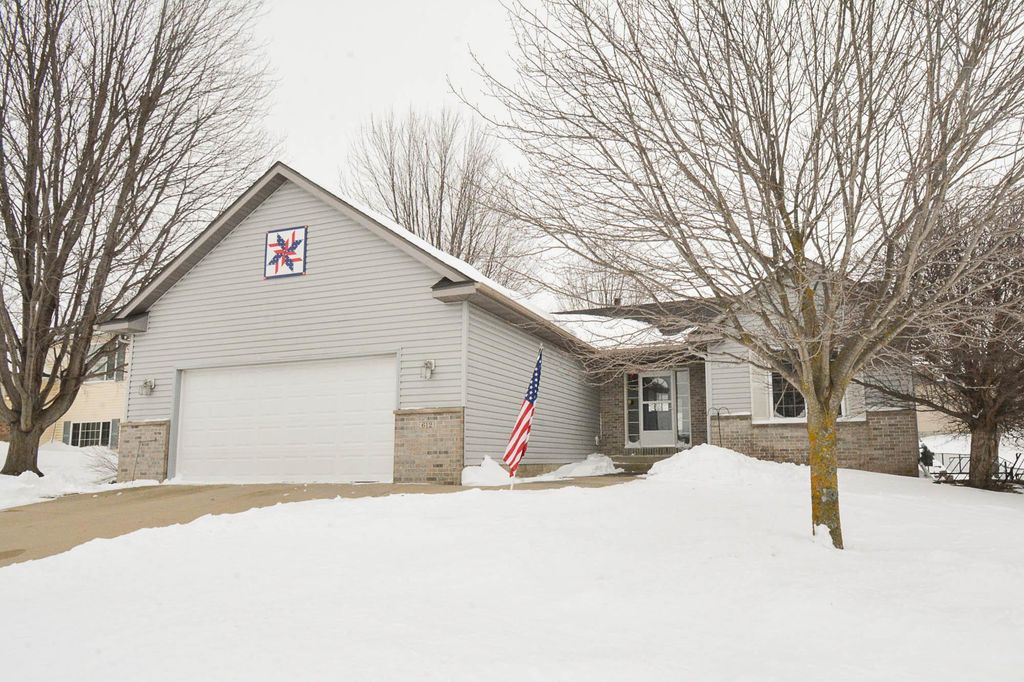 612 4th Street NE, Byron, MN 55920