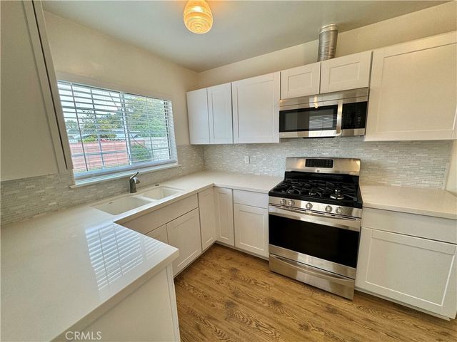 915 W Occidental Street, Santa Ana, CA 92707