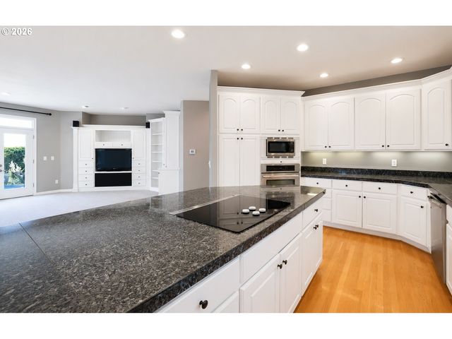 15686 Sw PLEASANTVIEW Ct, Portland, OR 97224