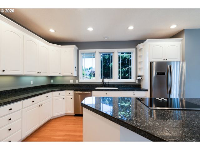15686 Sw PLEASANTVIEW Ct, Portland, OR 97224