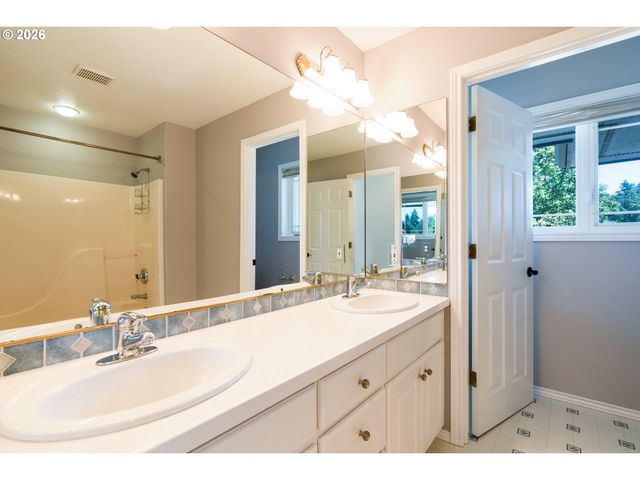 15686 Sw PLEASANTVIEW Ct, Portland, OR 97224