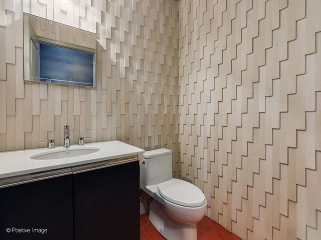 1035 N DEARBORN Street 19, Chicago, IL 60610