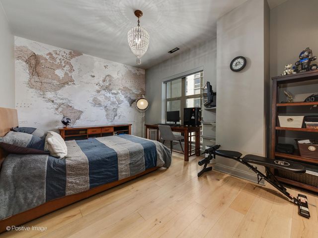 1035 N DEARBORN Street 19, Chicago, IL 60610