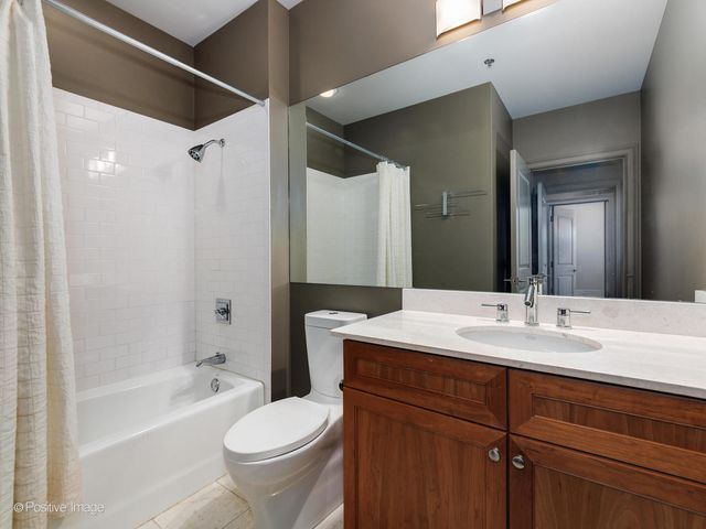 1035 N DEARBORN Street 19, Chicago, IL 60610