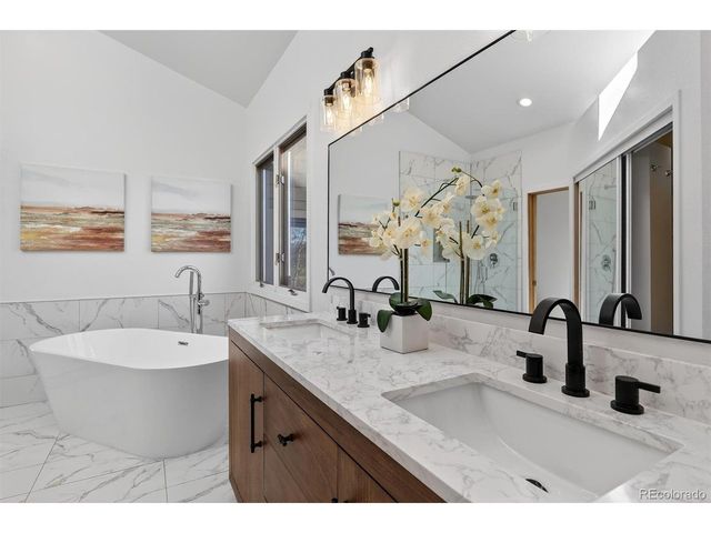 1123 Oakhurst Dr, Broomfield, CO 80020