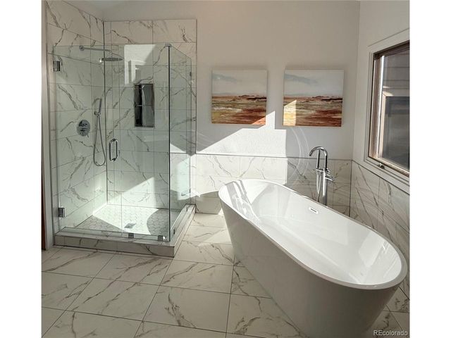 1123 Oakhurst Dr, Broomfield, CO 80020