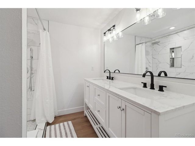 1123 Oakhurst Dr, Broomfield, CO 80020