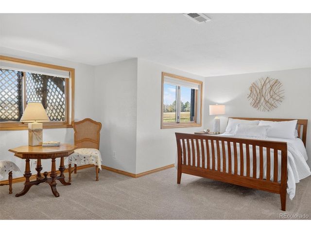 1123 Oakhurst Dr, Broomfield, CO 80020