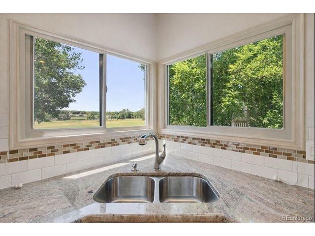 1123 Oakhurst Dr, Broomfield, CO 80020