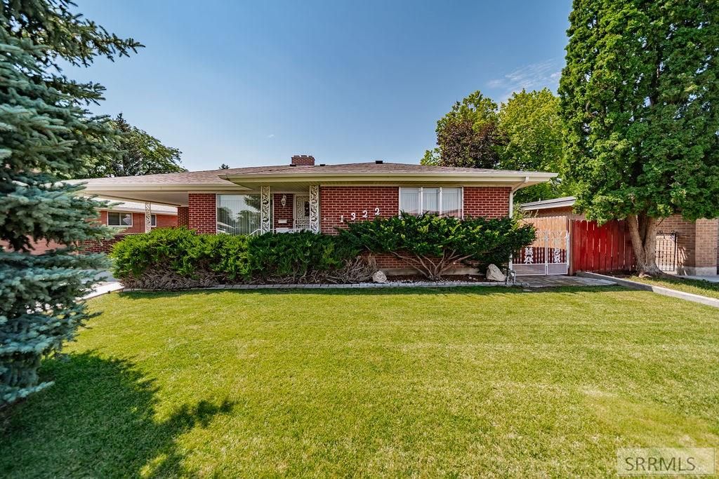 Image 2 of property listing at 1322 9th Street, Idaho Falls, ID 83404