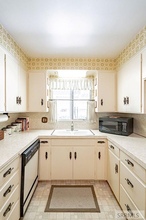 Image 20 of property listing at 1322 9th Street, Idaho Falls, ID 83404