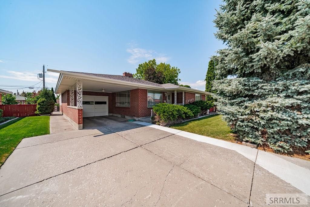 Image 4 of property listing at 1322 9th Street, Idaho Falls, ID 83404