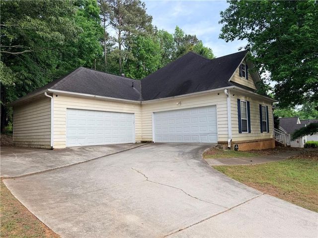 426 Pates Lake Court, Hampton, GA 30228