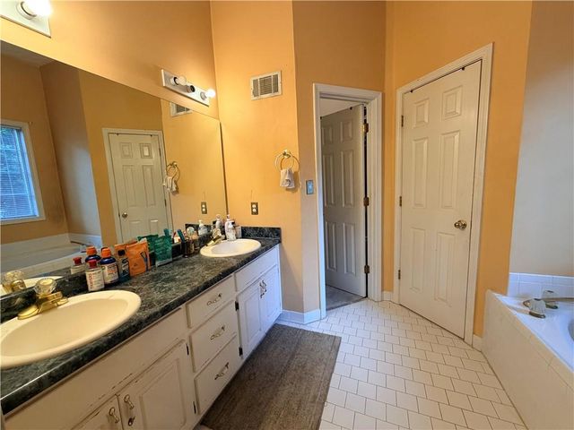 426 Pates Lake Court, Hampton, GA 30228