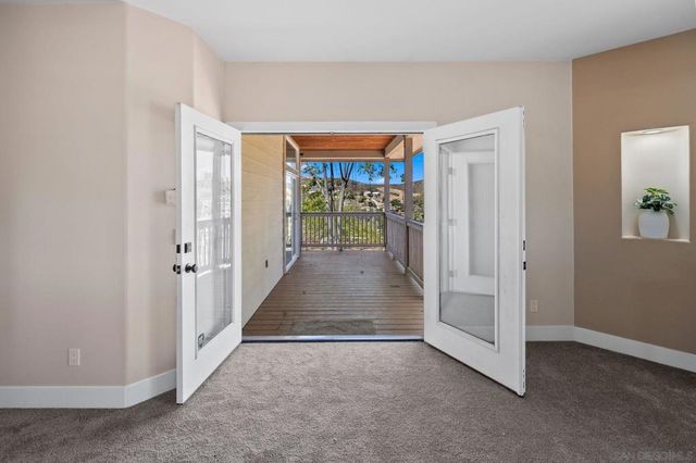 12260 Linroe Dr, Lakeside, CA 92040