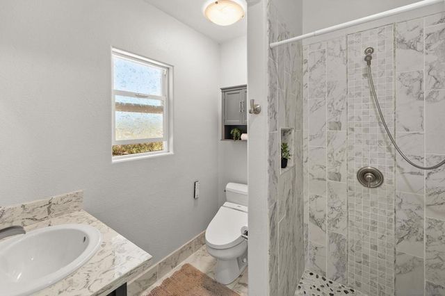 12260 Linroe Dr, Lakeside, CA 92040
