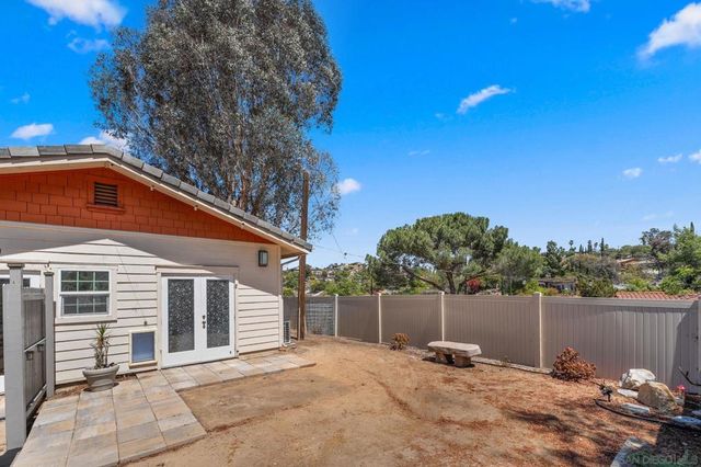 12260 Linroe Dr, Lakeside, CA 92040
