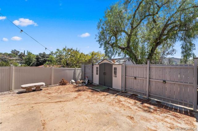 12260 Linroe Dr, Lakeside, CA 92040