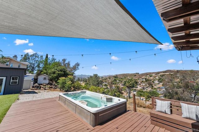 12260 Linroe Dr, Lakeside, CA 92040