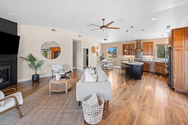 12260 Linroe Dr, Lakeside, CA 92040