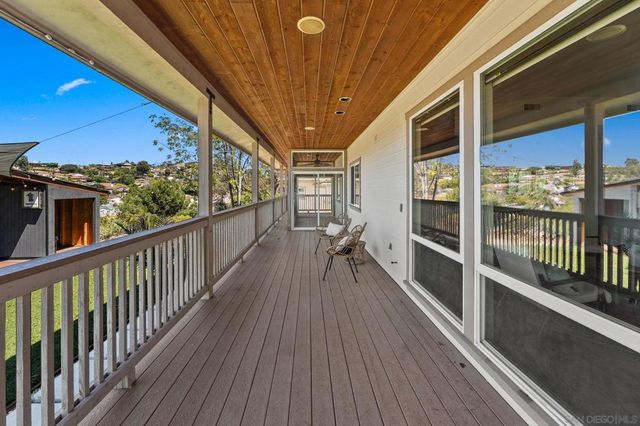 12260 Linroe Dr, Lakeside, CA 92040