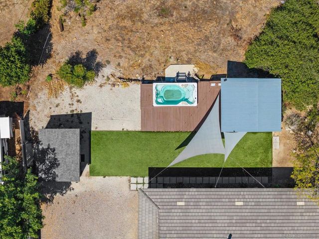 12260 Linroe Dr, Lakeside, CA 92040