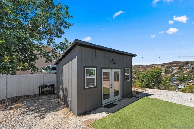 12260 Linroe Dr, Lakeside, CA 92040