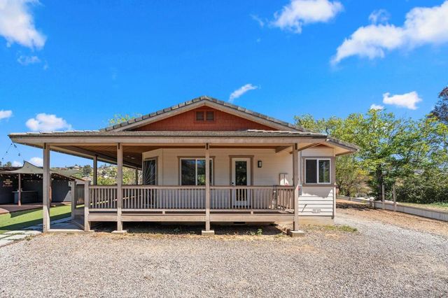 12260 Linroe Dr, Lakeside, CA 92040