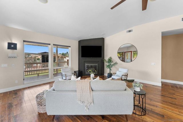 12260 Linroe Dr, Lakeside, CA 92040