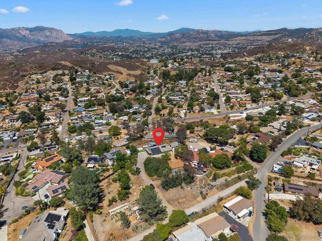 12260 Linroe Dr, Lakeside, CA 92040